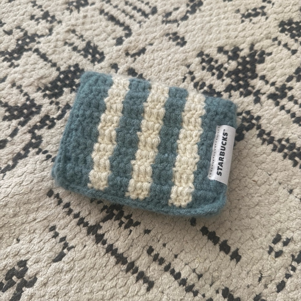rare starbucks knit wallet